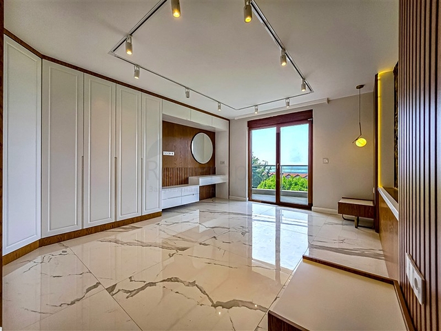 Ексклюзивні апартаменти плануванням 4+1 в унікальному комплексі центральної частини Аланья