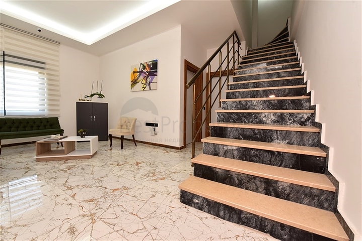 Розкішний офіс в центрі Аланії