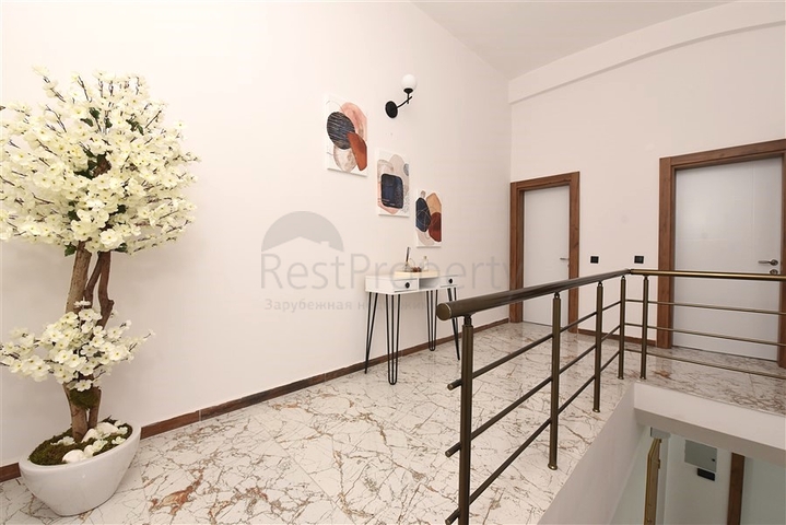 Розкішний офіс в центрі Аланії