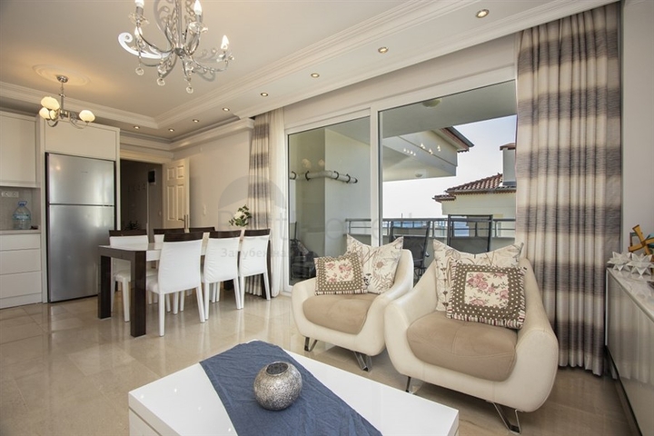 Пентхаус 3+1 в районі Конакли в крокової доступності до моря