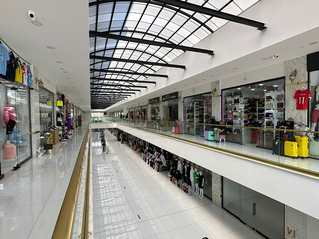 Пропозиція комерційної нерухомості в Тюрклер