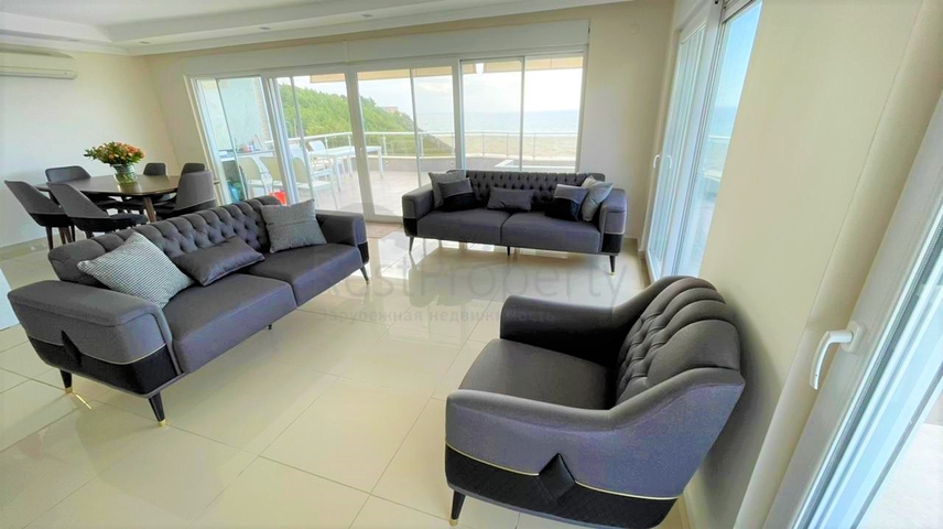 Пентхаус 4 + 1 з видом на море в районі Конакли