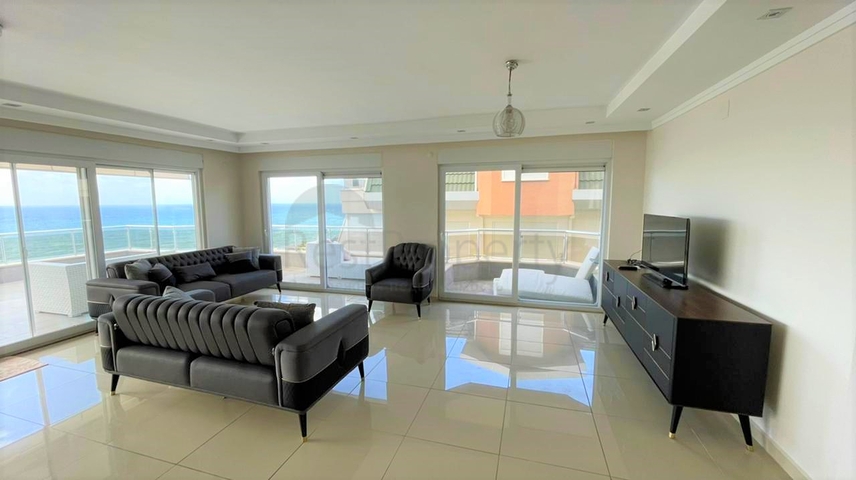 Пентхаус 4 + 1 з видом на море в районі Конакли