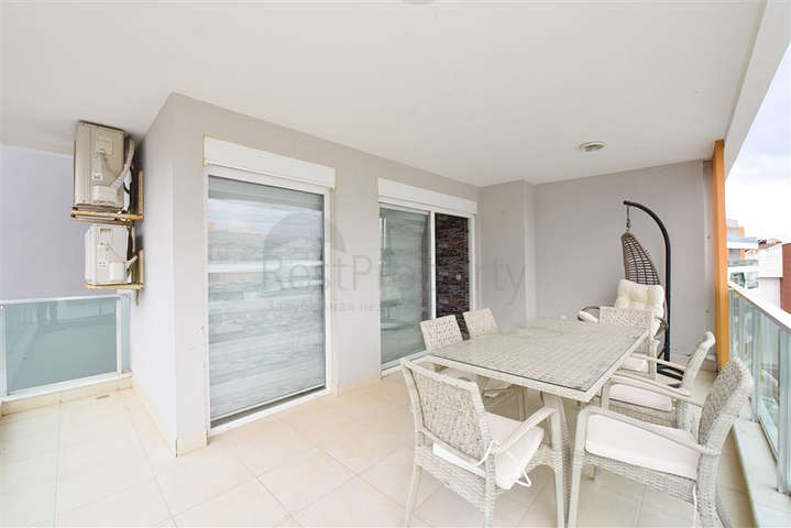 Простора квартира 4 + 1 в районі Авсаллар