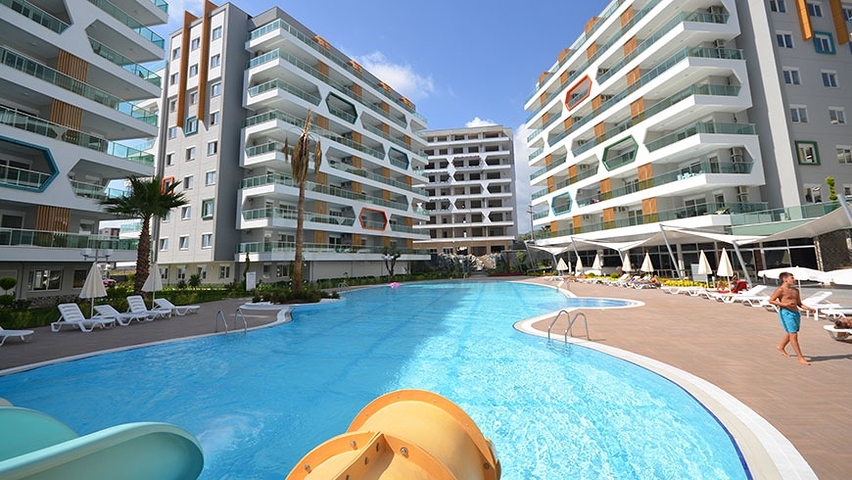 Простора квартира 4 + 1 в районі Авсаллар