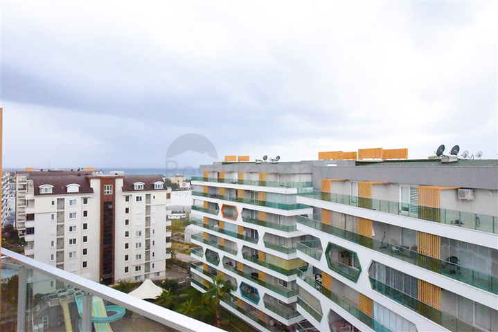 Простора квартира 4 + 1 в районі Авсаллар