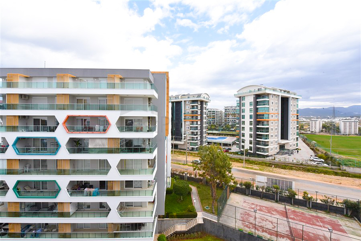 Простора квартира 4 + 1 в районі Авсаллар