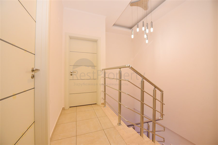 Простора квартира 4 + 1 в районі Авсаллар