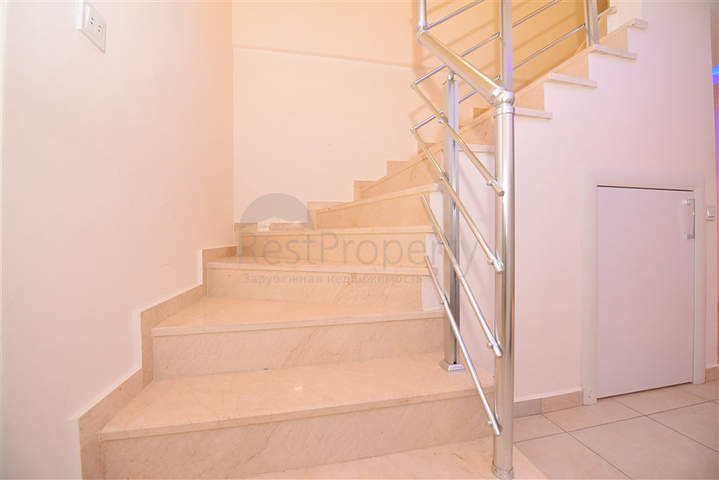 Простора квартира 4 + 1 в районі Авсаллар