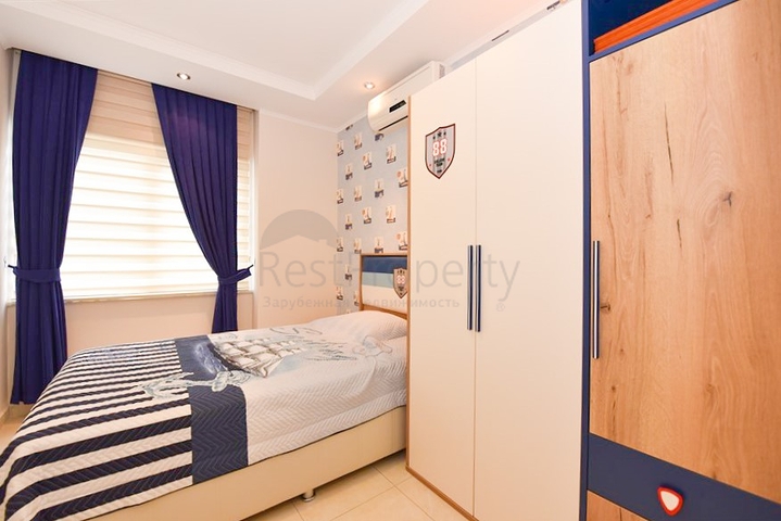 Простора квартира 4 + 1 в районі Авсаллар