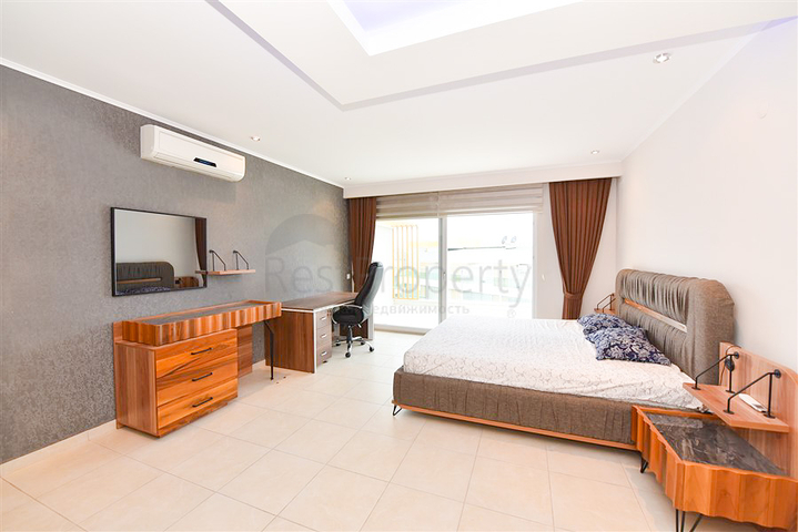 Простора квартира 4 + 1 в районі Авсаллар