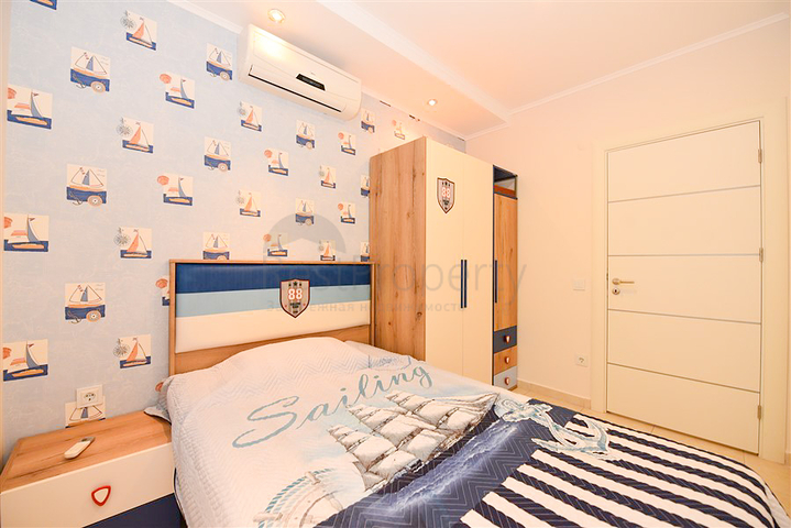 Простора квартира 4 + 1 в районі Авсаллар