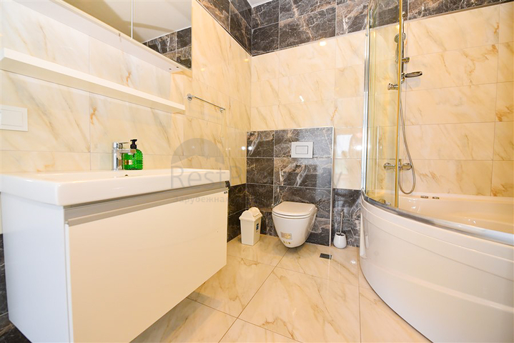 Простора квартира 4 + 1 в районі Авсаллар