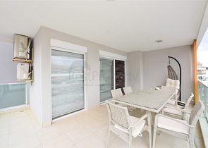 Простора квартира 4 + 1 в районі Авсаллар