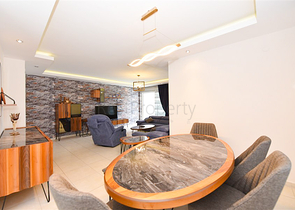 Простора квартира 4 + 1 в районі Авсаллар