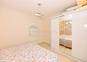 Простора квартира 4 + 1 в районі Авсаллар