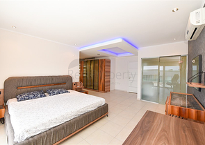 Простора квартира 4 + 1 в районі Авсаллар