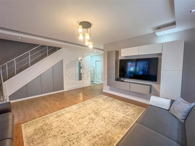 Затишний Садовий дуплекс 2 + 1 для великої родини