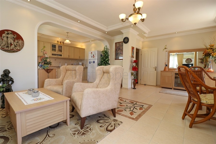 Квартира планування 3+2 в центральному районі Аланії