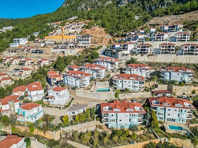 Пентхаус 3+1 з приголомшливим видом на море в мальовничому районі Бекташ