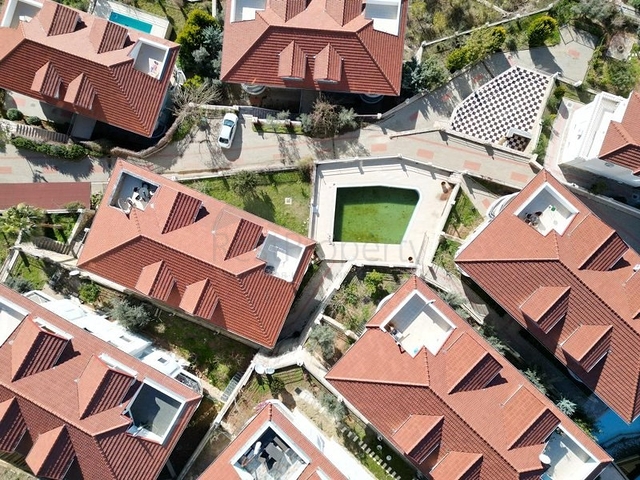 Пентхаус 3+1 з приголомшливим видом на море в мальовничому районі Бекташ