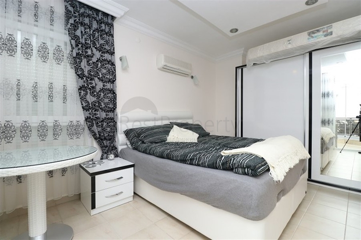 Пентхаус 3+1 з приголомшливим видом на море в мальовничому районі Бекташ