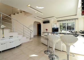 Пентхаус 3+1 з приголомшливим видом на море в мальовничому районі Бекташ