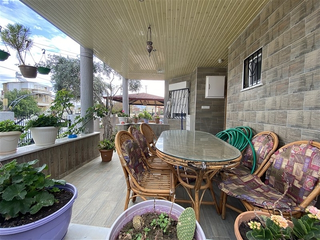 Простора вілла 3 + 1 в 250м від моря в районі Конакли