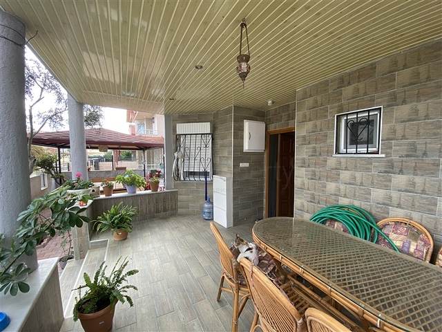 Простора вілла 3 + 1 в 250м від моря в районі Конакли