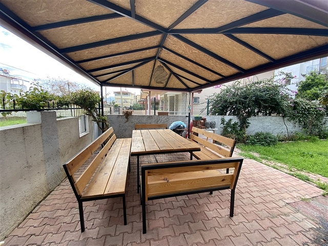 Простора вілла 3 + 1 в 250м від моря в районі Конакли