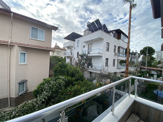 Простора вілла 3 + 1 в 250м від моря в районі Конакли