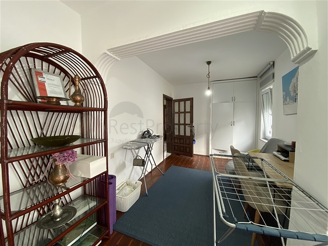 Простора вілла 3 + 1 в 250м від моря в районі Конакли