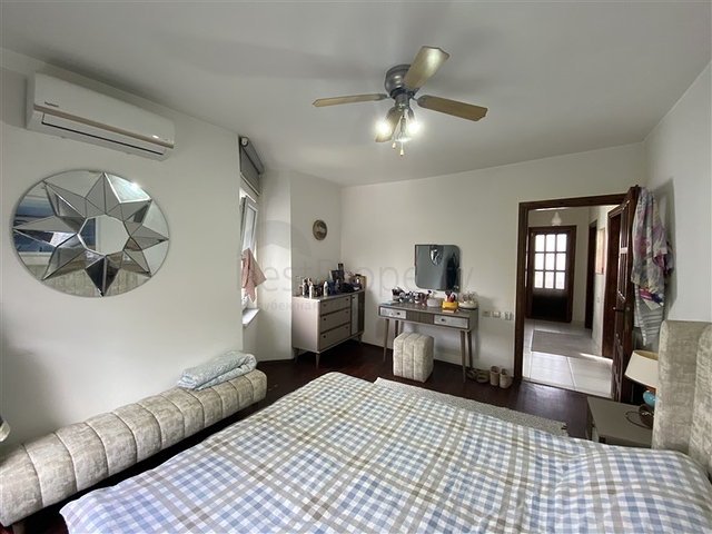 Простора вілла 3 + 1 в 250м від моря в районі Конакли