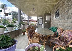 Простора вілла 3 + 1 в 250м від моря в районі Конакли