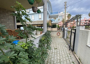 Простора вілла 3 + 1 в 250м від моря в районі Конакли