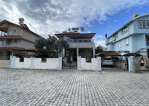 Простора вілла 3 + 1 в 250м від моря в районі Конакли