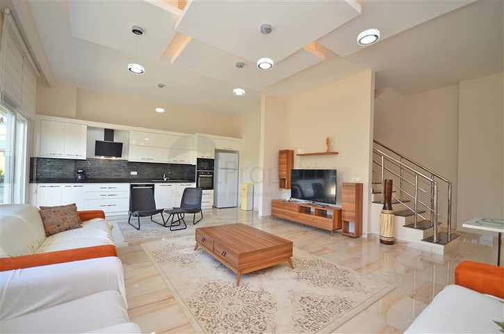 Садовий дуплекс 3 + 1 в Кестелі