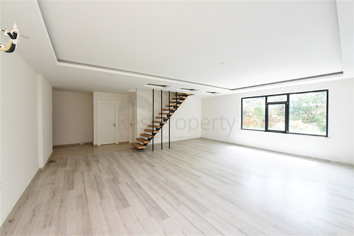 Шикарний дуплекс під громадянство