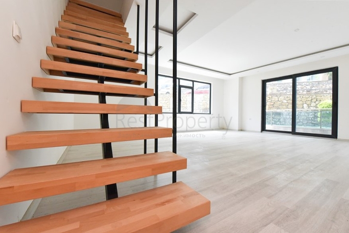 Шикарний дуплекс під громадянство