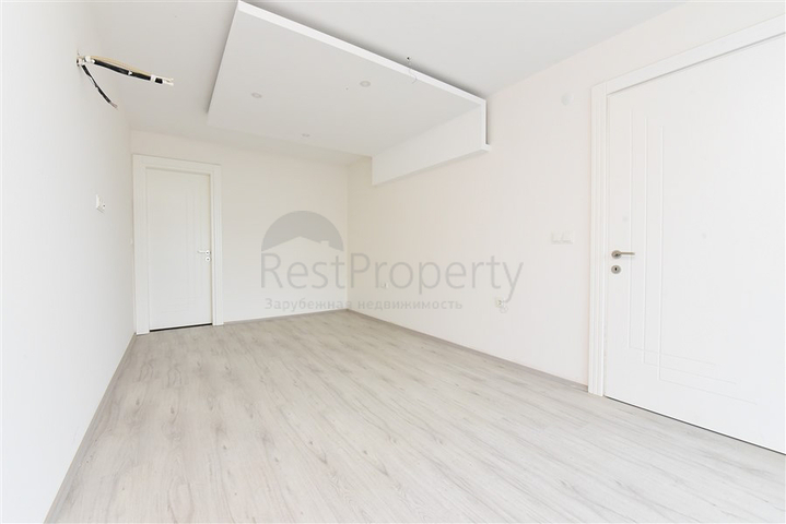 Розкішний пентхаус з видом на Середземне море в районі Каргиджак