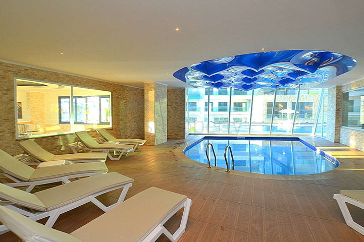 Розкішний пентхаус з видом на Середземне море в районі Каргиджак