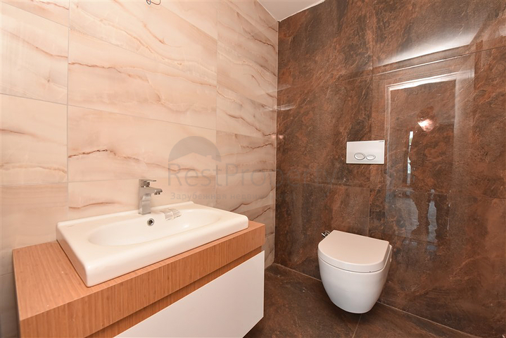 Розкішний пентхаус з видом на Середземне море в районі Каргиджак