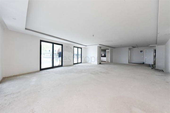 Розкішний пентхаус з видом на Середземне море в районі Каргиджак