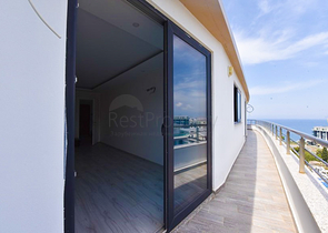 Розкішний пентхаус з видом на Середземне море в районі Каргиджак