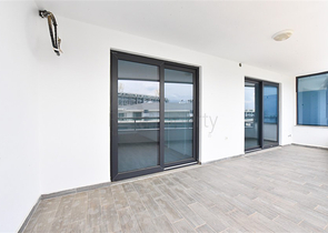 Розкішний пентхаус з видом на Середземне море в районі Каргиджак