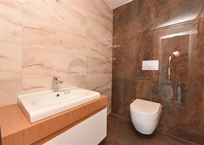 Розкішний пентхаус з видом на Середземне море в районі Каргиджак