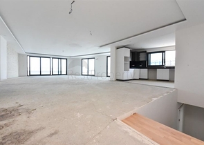 Розкішний пентхаус з видом на Середземне море в районі Каргиджак