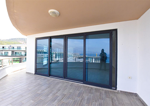 Розкішний пентхаус з видом на Середземне море в районі Каргиджак