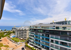 Розкішний пентхаус з видом на Середземне море в районі Каргиджак