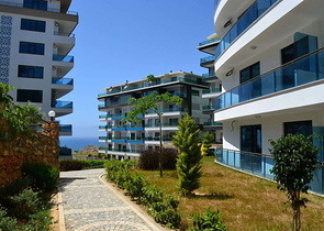 Розкішний пентхаус з видом на Середземне море в районі Каргиджак